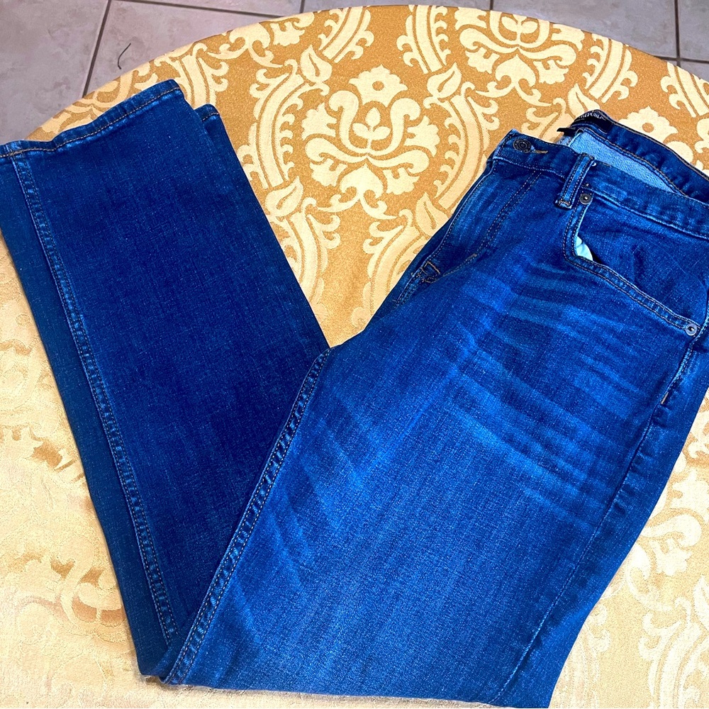 Perfect wash, athletic fit jean